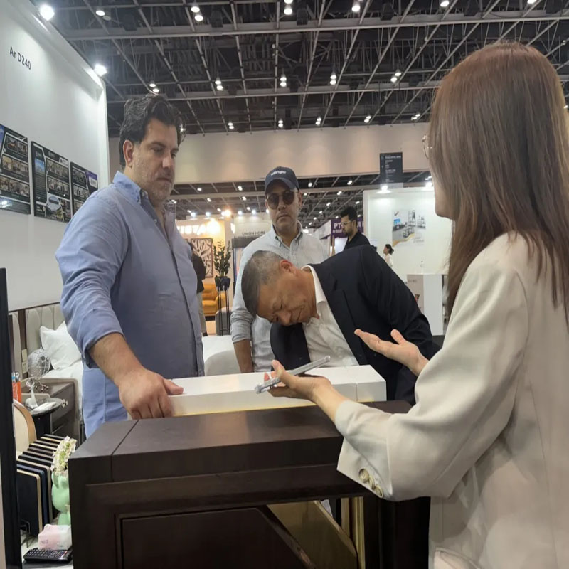 ស្តង់ពិព័រណ៍គ្រឿងសង្ហារិម H & P សណ្ឋាគារ H & P មានលក្ខណៈពិសេសនៃការធ្វើឱ្យមានភាពខុសគ្នានៃសកម្មភាពអន្តរកម្មរបស់អតិថិជន